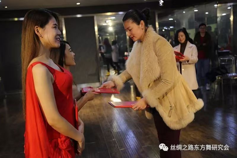 20251104/6909bb9b9ae00.jpg 249460292.jpg